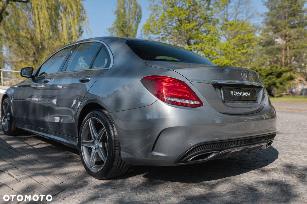 Mercedes-Benz Klasa C 200 4Matic 7G-TRONIC AMG Line - 12
