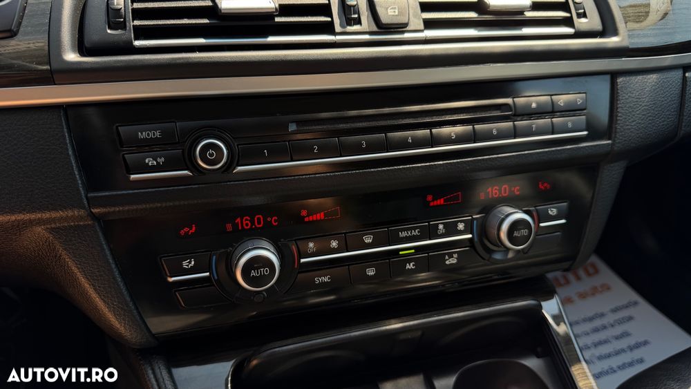 BMW Seria 5 520d xDrive AT - 29