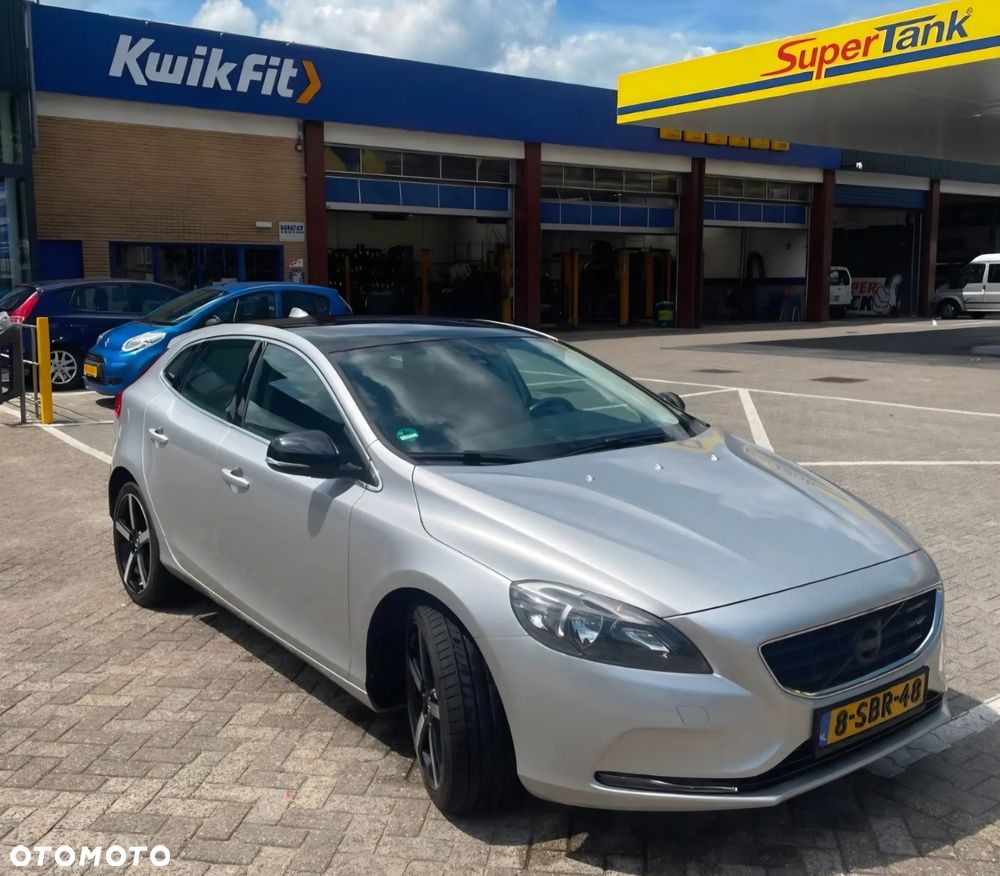 Volvo V40 D2 Momentum - 36