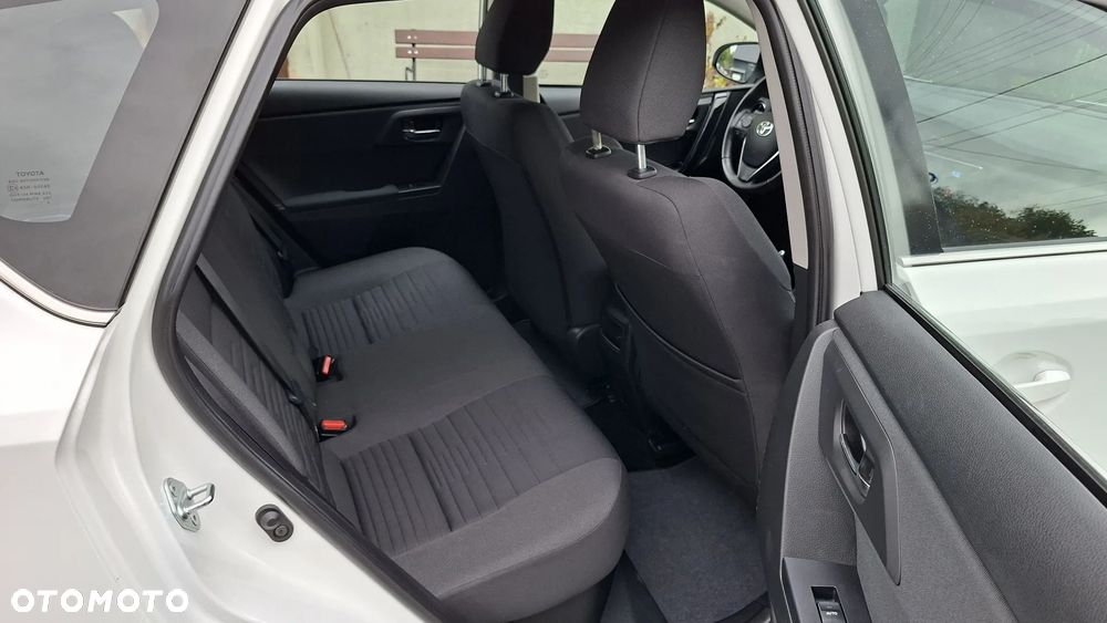 Toyota Auris 1.8 HSD Luna - 27