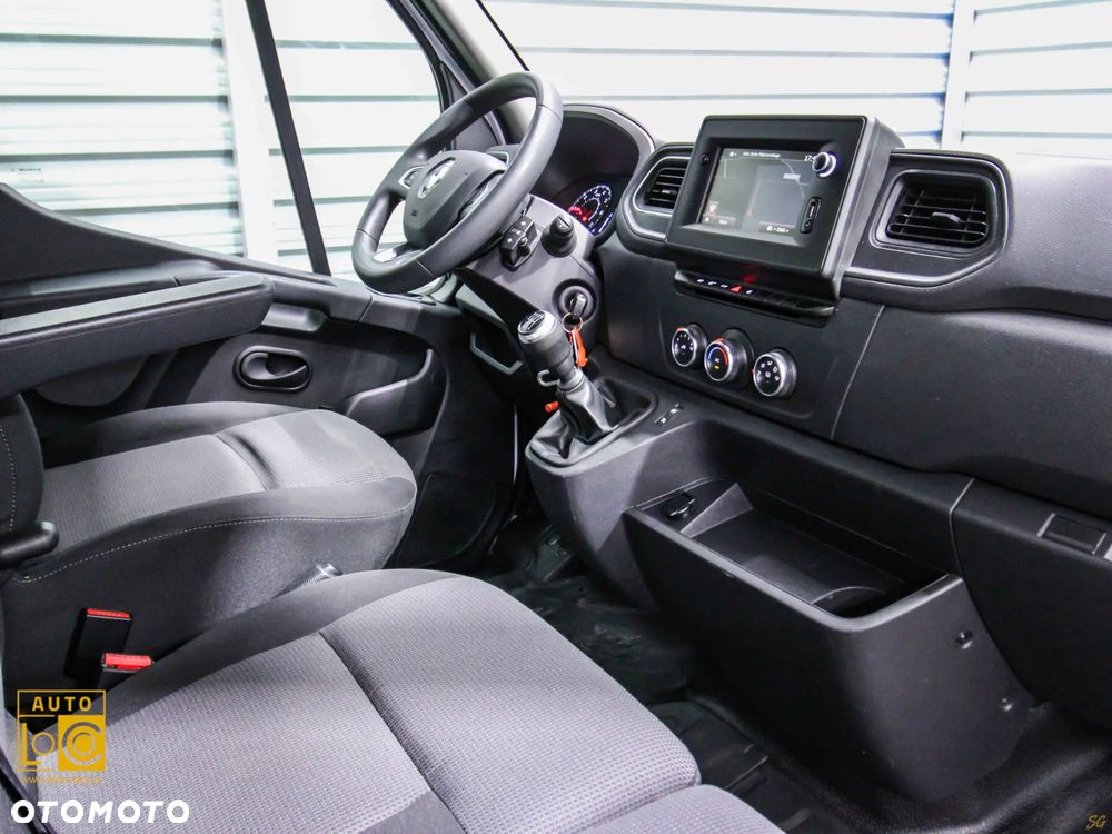 Renault MASTER KONTENER + WINDA 750 kg - 18