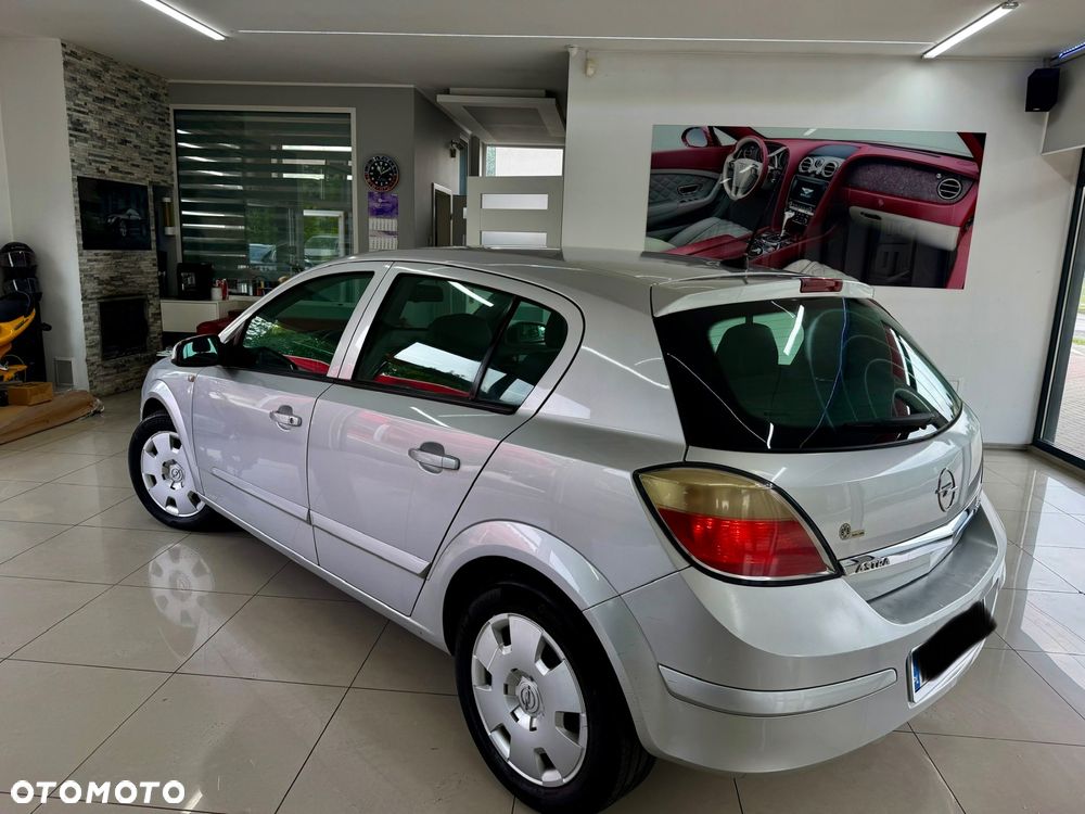 Opel Astra 1.6 Easytronic Cosmo - 3