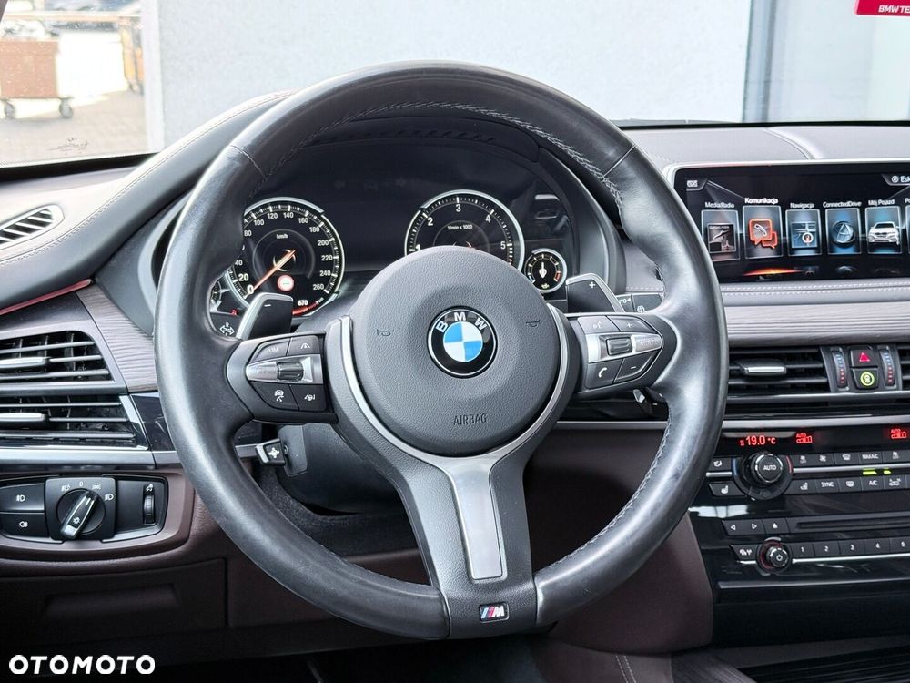 BMW X5 M M50d - 17