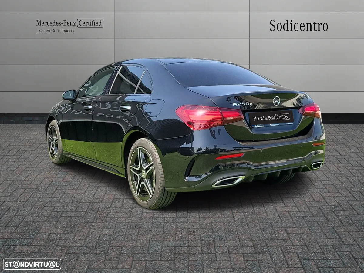 Mercedes-Benz A 250 Limousine e AMG Line - 7