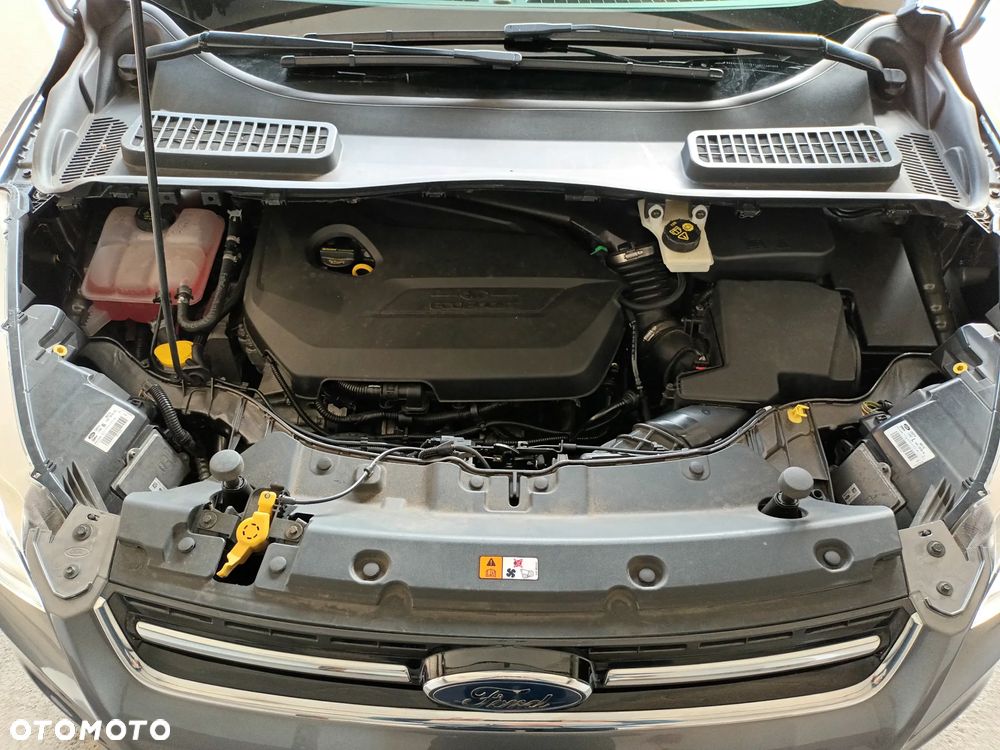 Ford Kuga 1.6 EcoBoost 2x4 Titanium - 39