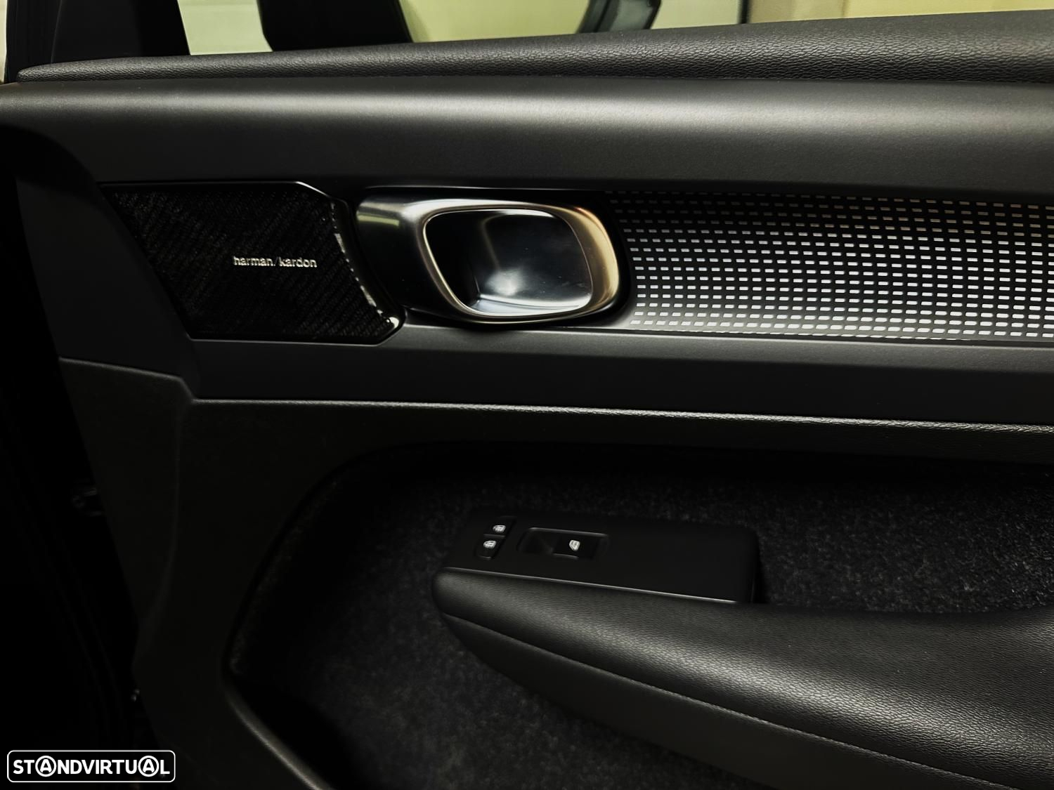 Volvo XC 40 1.5 T5 PHEV R-Design Expression - 33