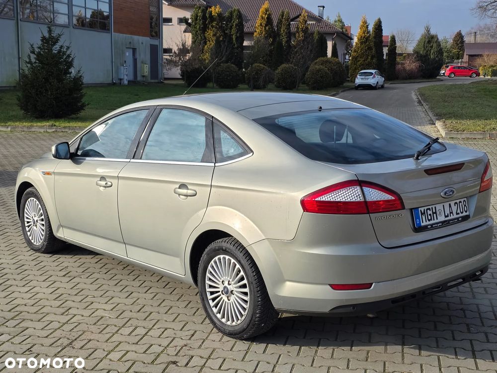 Ford Mondeo 2.3 Ghia - 4