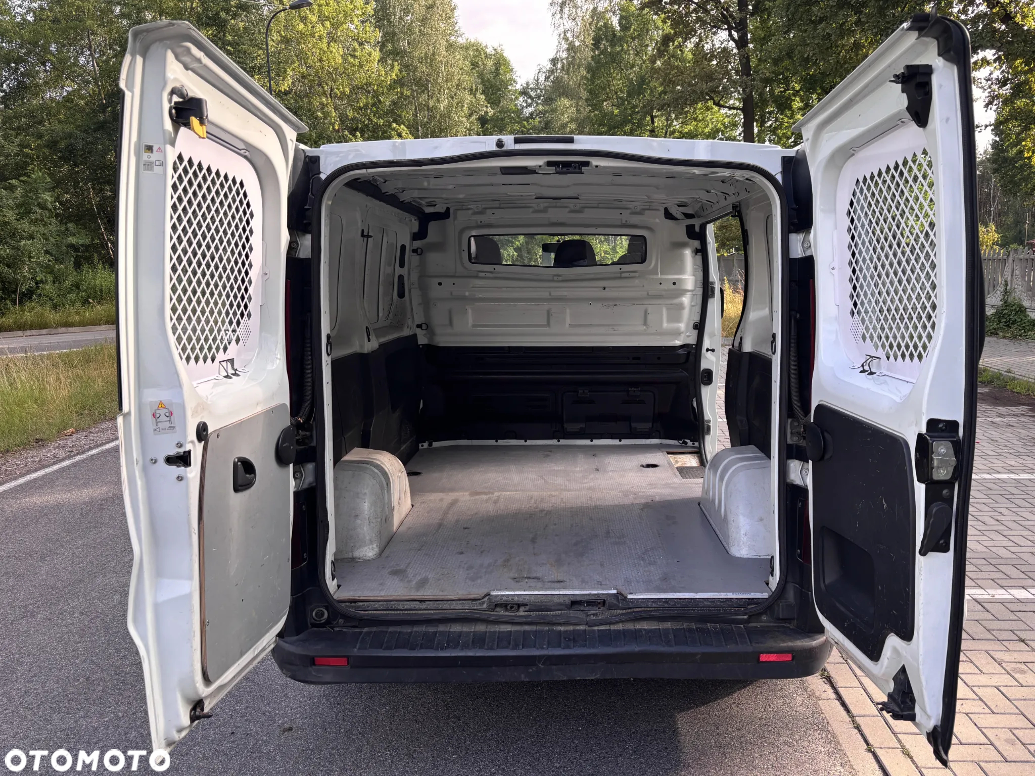 Renault TRAFIC - 9
