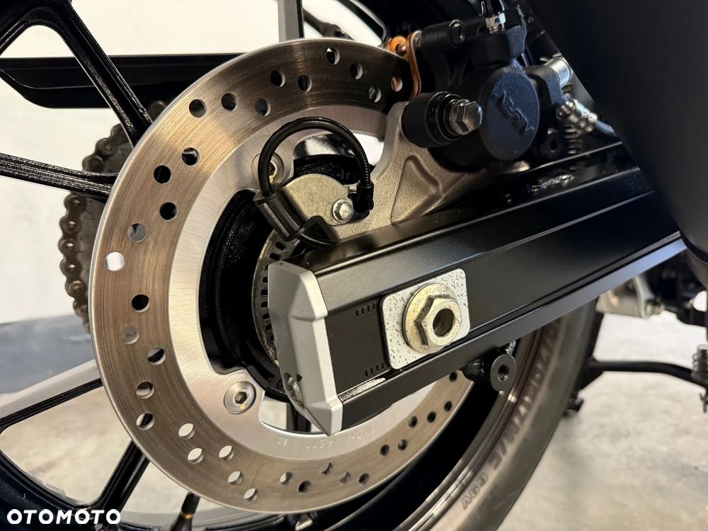 Suzuki V-STROM - 15