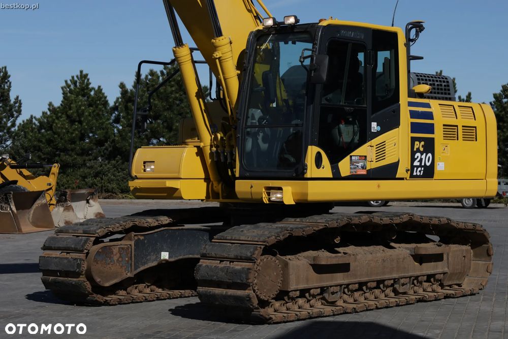 Komatsu PC210LC-11 - 2