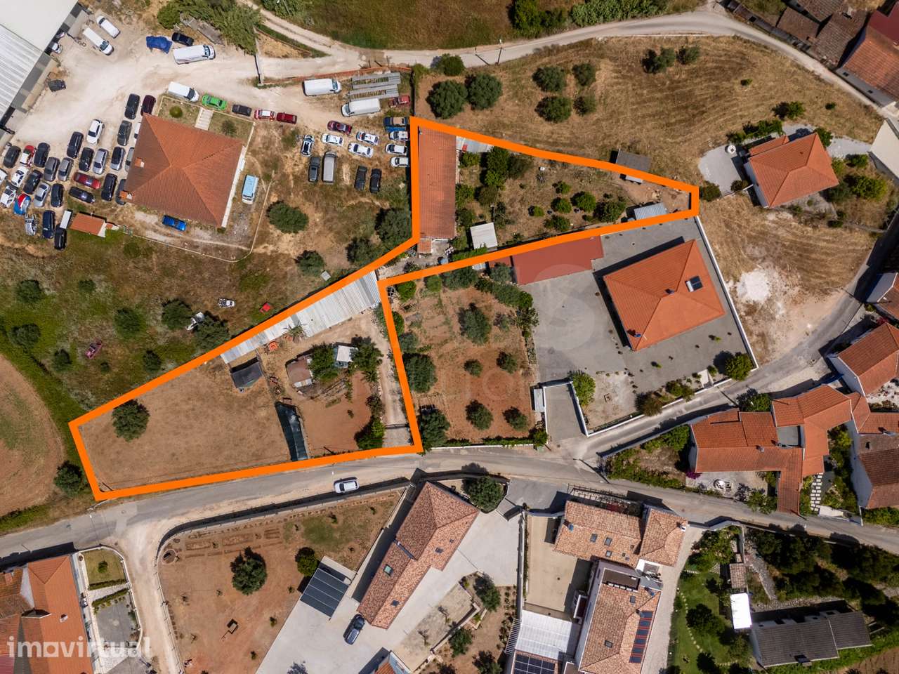 Moradia T2 com Jardim e Terreno Urbano | Alcanede, Santarém - Grande imagem: 5/50