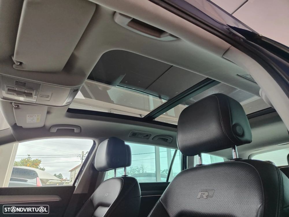 VW Passat Variant 2.0 TDi R-Line DSG - 27