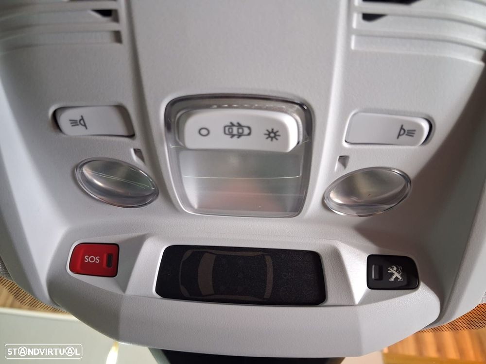 Peugeot 3008 PureTech 130 Stop & Start GPF EAT8 Crossway - 33