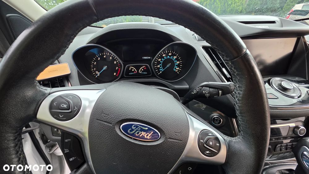 Ford Escape 2.0 EcoBoost AWD Titanium - 32