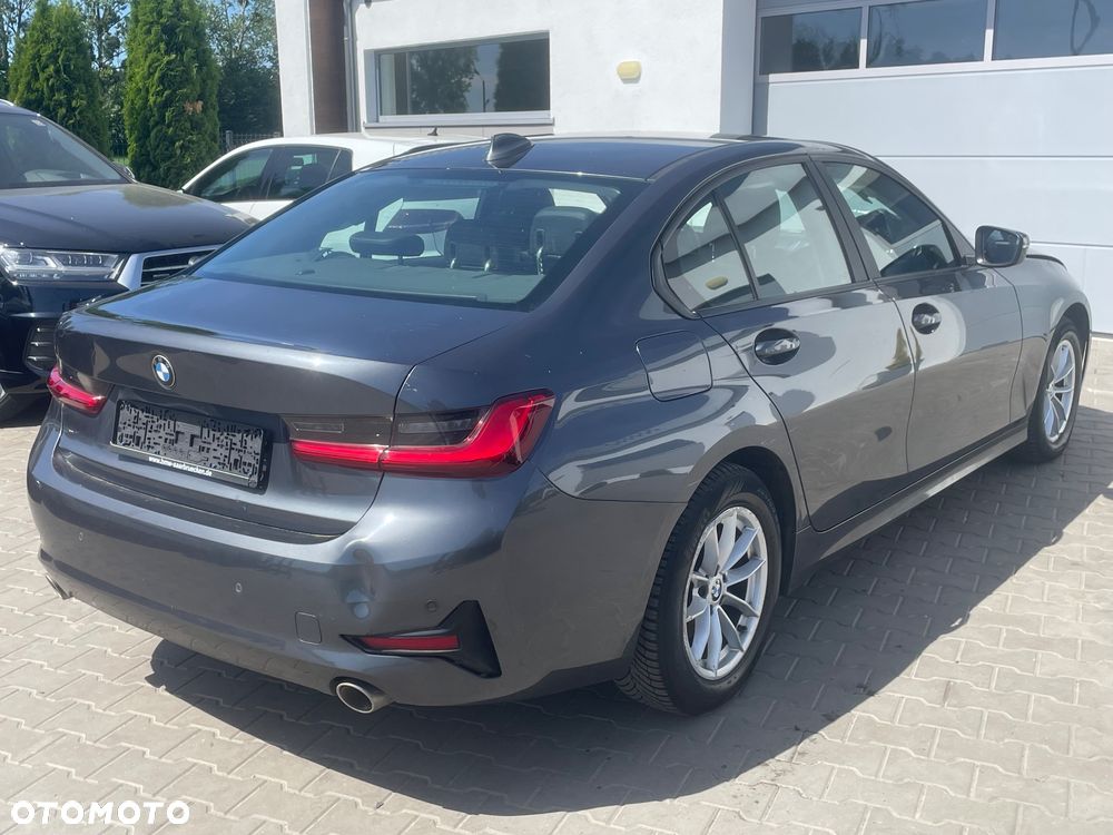 BMW Seria 3 318d - 3