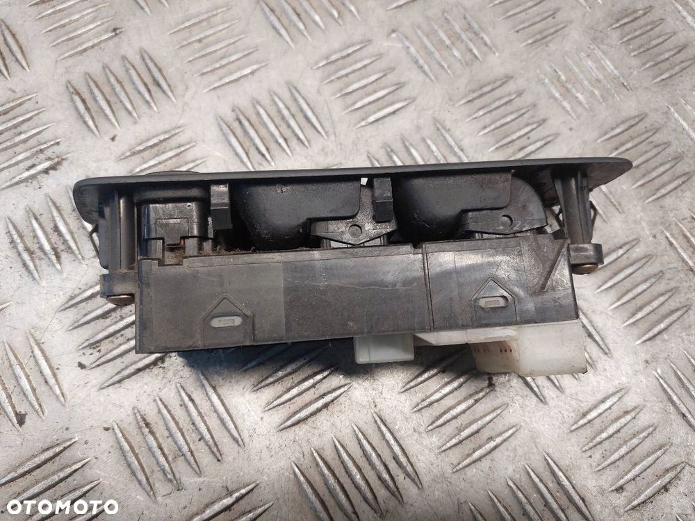 PRZEŁĄCZNIK PANEL SZYB LEWY PRZÓD SUBARU FORESTER I LIFT - 2