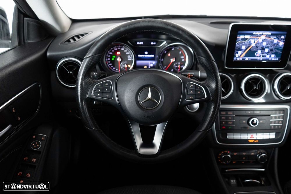 Mercedes-Benz CLA 200 d Shooting Brake Urban Aut. - 22