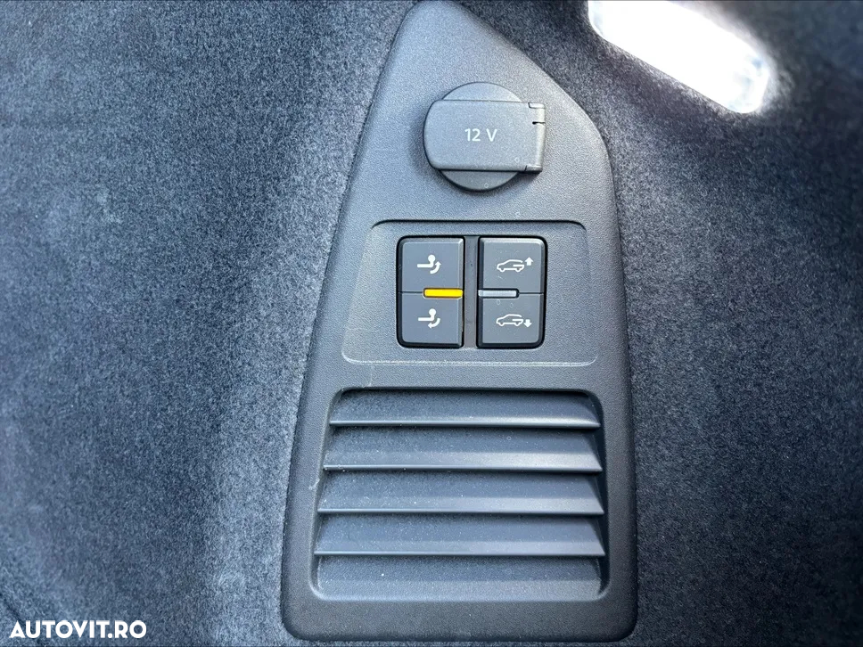 Volkswagen Touareg V6 TDI 4MOTION R-Line - 28