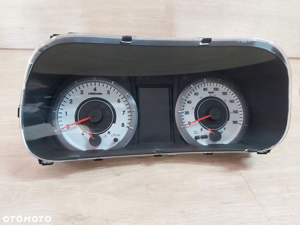 TOYOTA Sienna Sport 2011- licznik kilometry 83800-08580 - 1