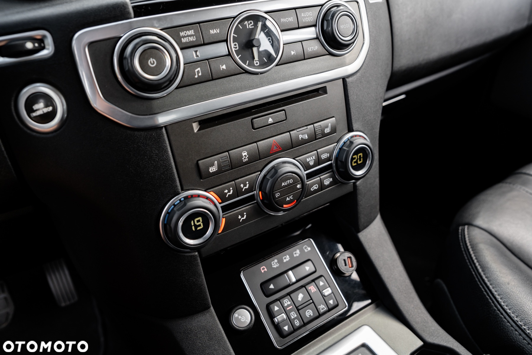 Land Rover Discovery SD V6 HSE - 36