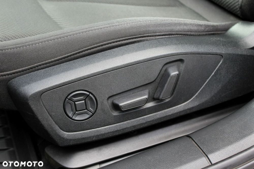 Audi A6 Avant 40 TDI quattro S tronic - 32