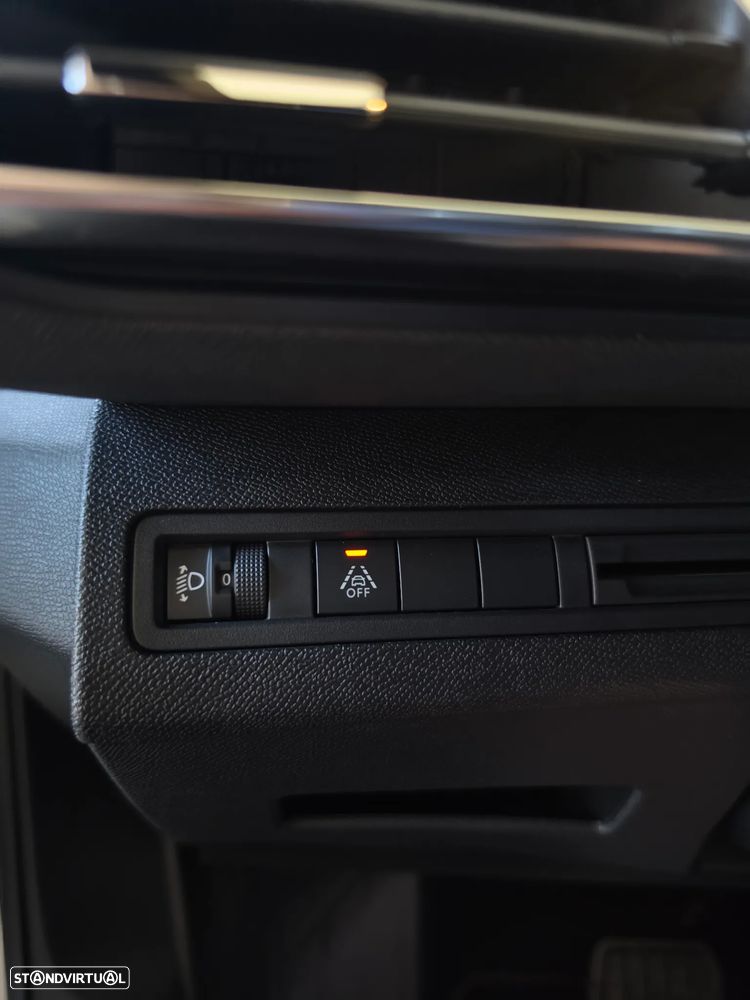 Peugeot 3008 BlueHDi 130 Stop & Start EAT8 Allure - 17