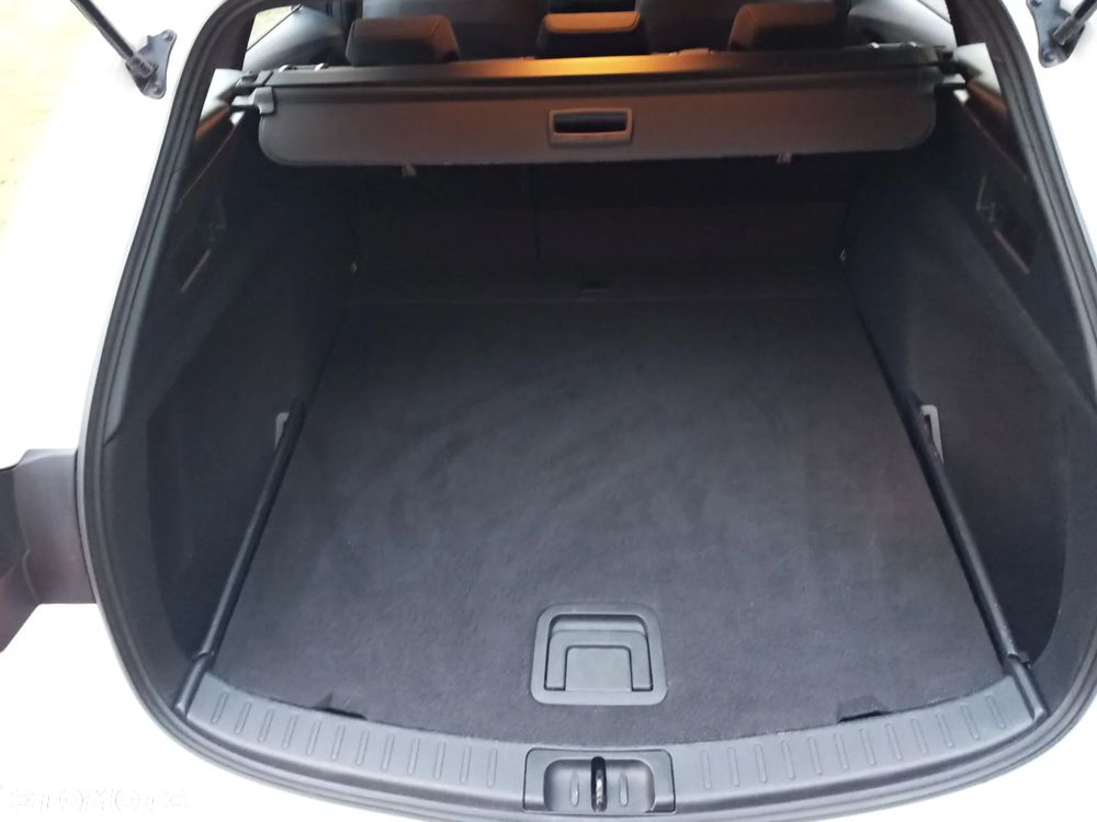 Toyota Corolla 1.8 Hybrid GPF Comfort - 32