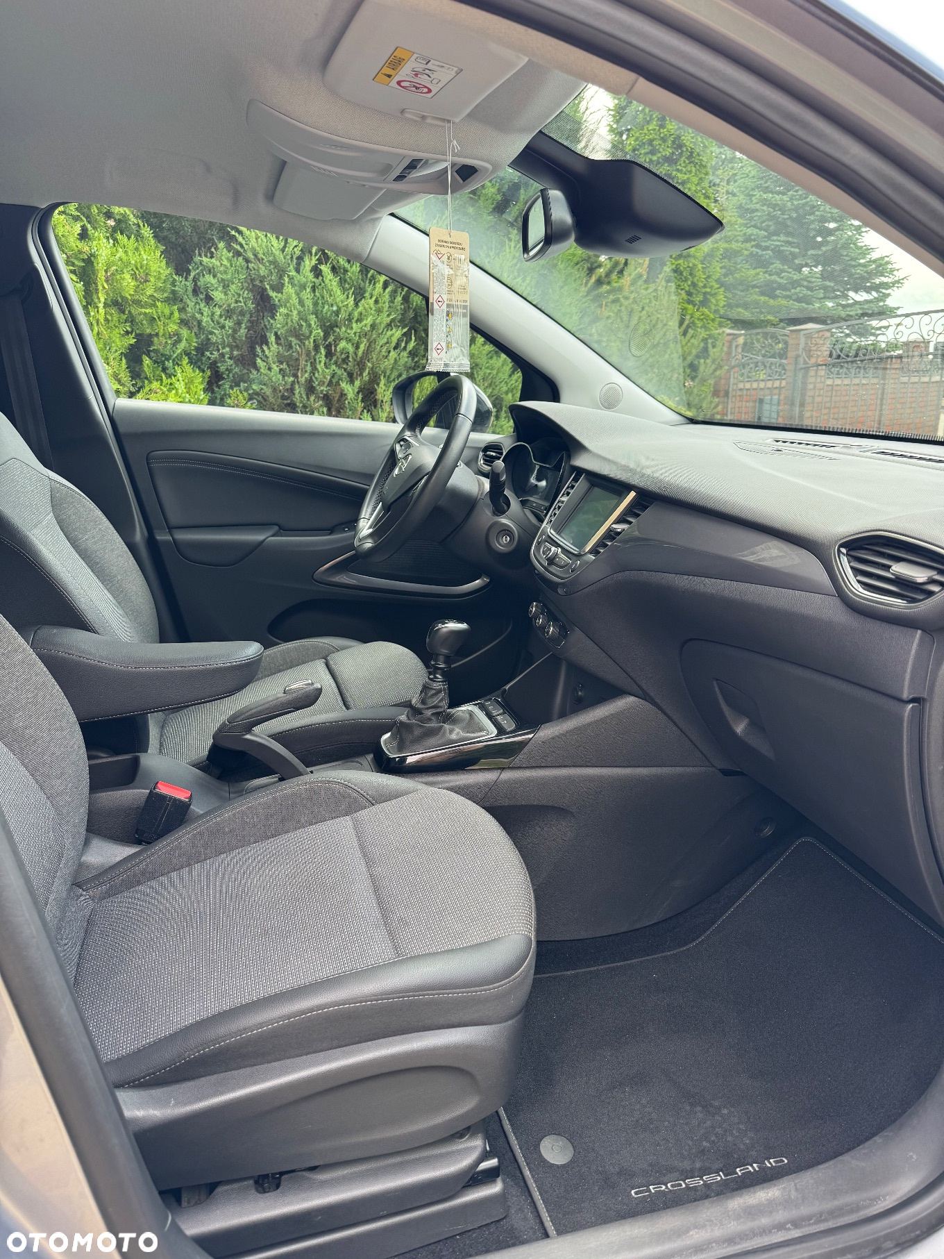 Opel Crossland X 1.2 T Design Line S&S - 13
