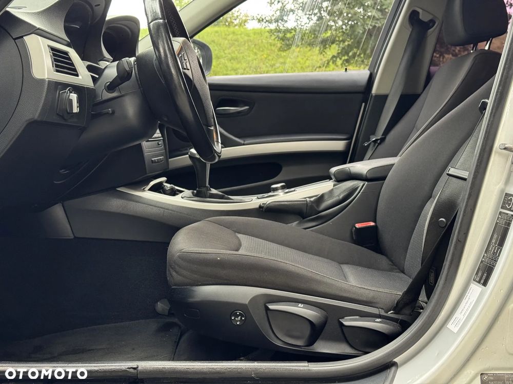 BMW Seria 3 318d - 22