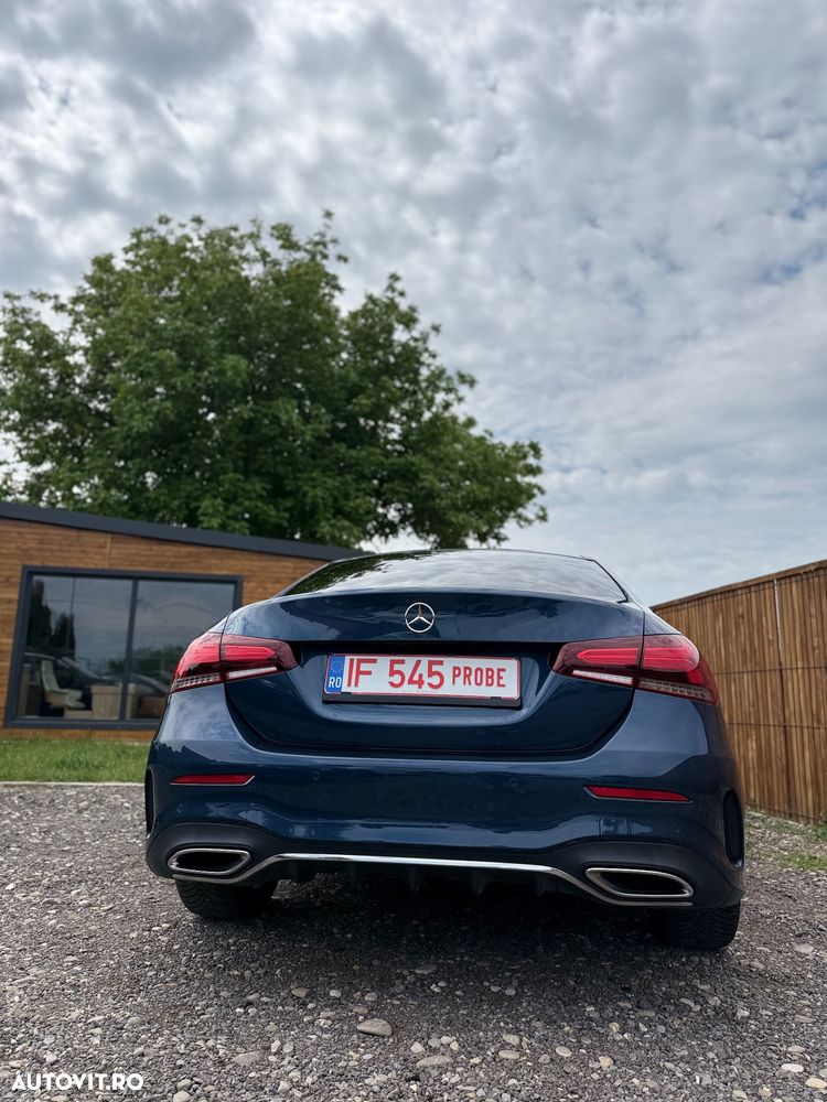 Mercedes-Benz A 180 Sedan 7G-DCT - 14