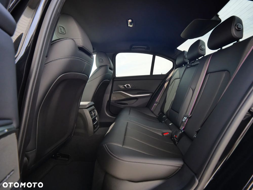 BMW Seria 3 320d xDrive mHEV M Sport sport - 31