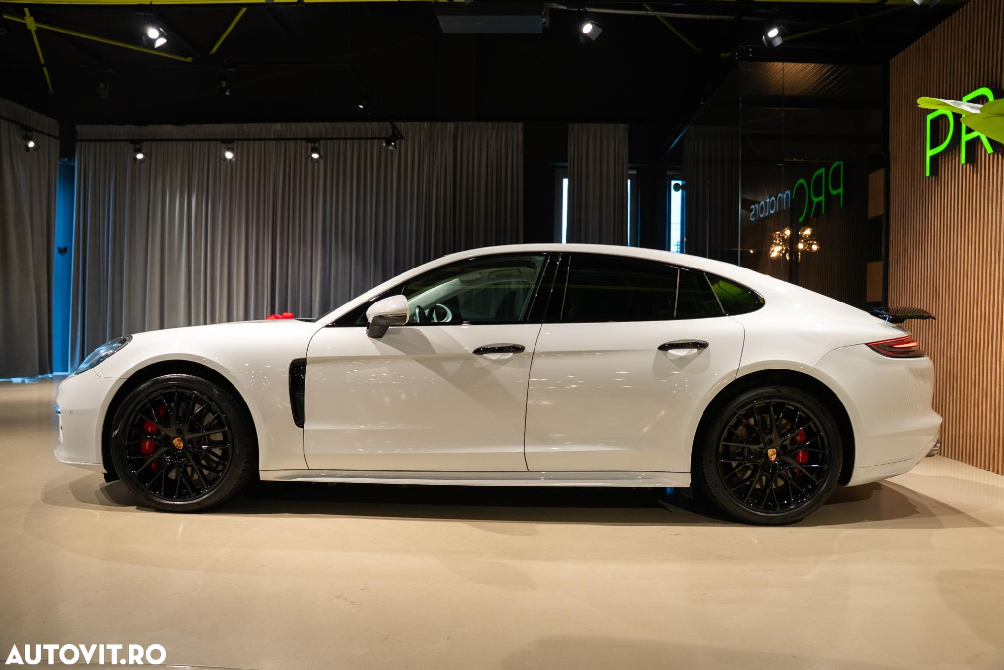 Porsche Panamera - 28