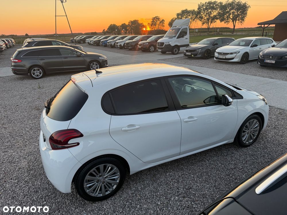 Peugeot 208 - 9