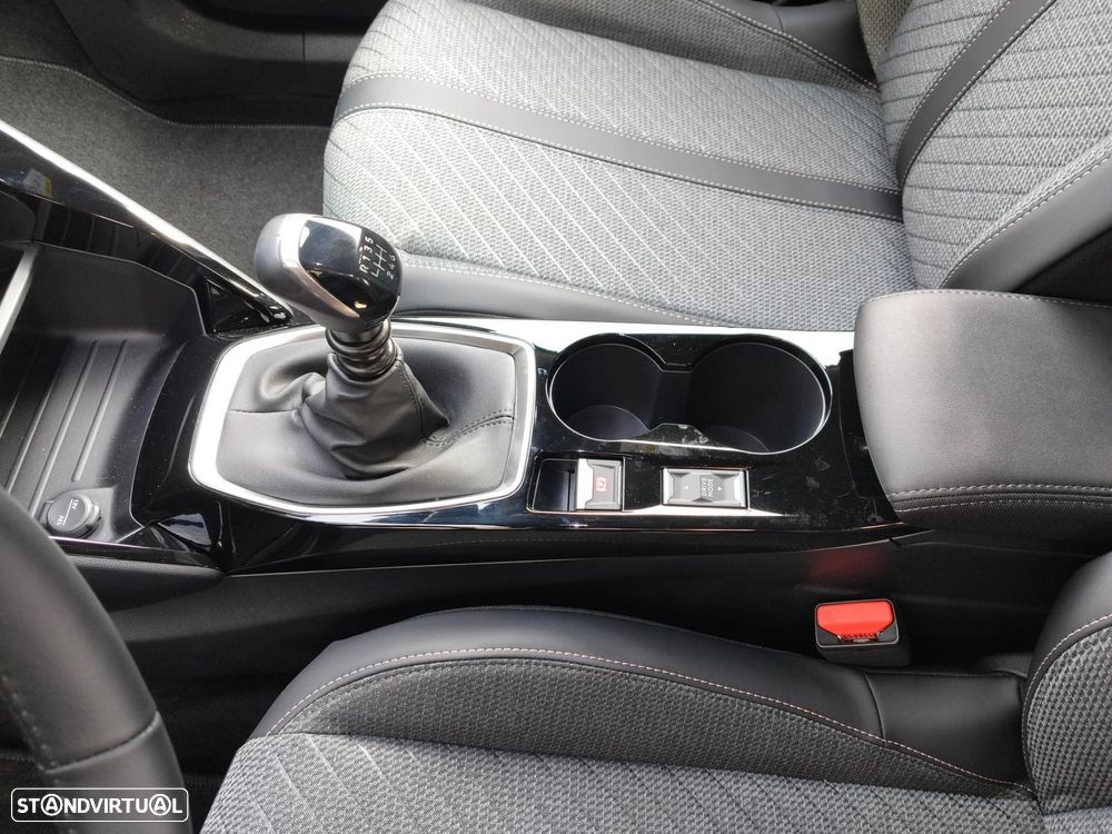 Peugeot 2008 1.2 PureTech Allure - 14