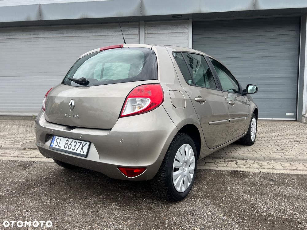 Renault Clio 1.2 16V Alize - 16