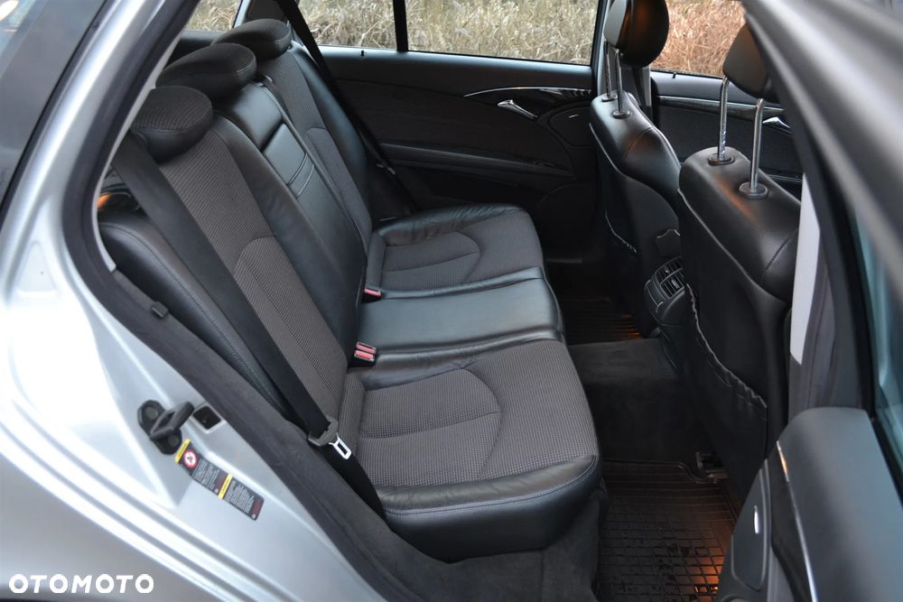 Mercedes-Benz Klasa E 240 4Matic Avantgarde - 16