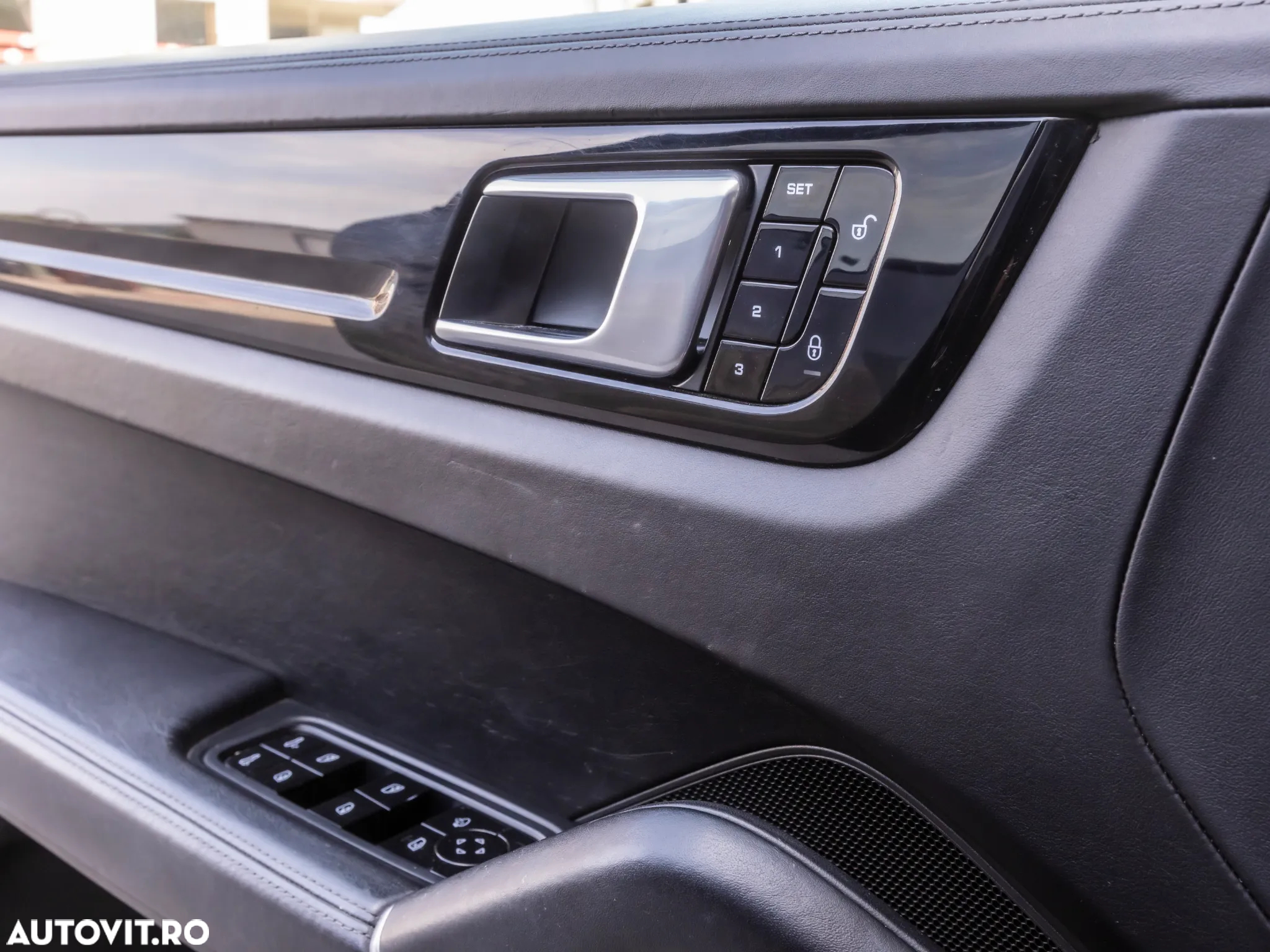 Porsche Cayenne Tiptronic S - 24
