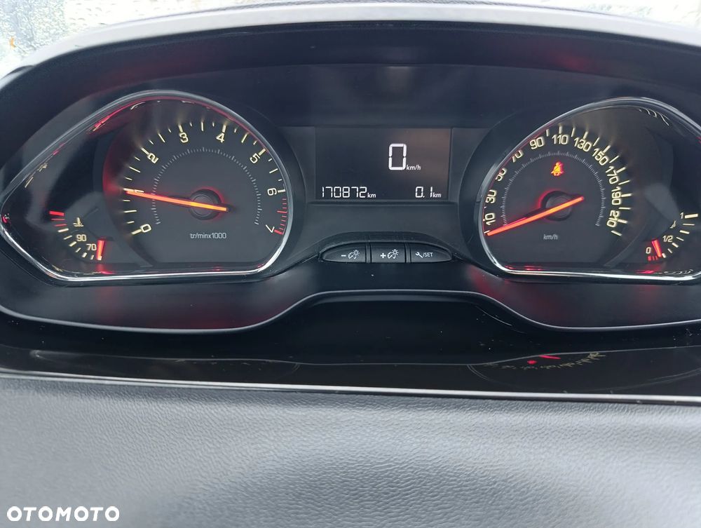 Peugeot 208 82 VTI Allure - 18