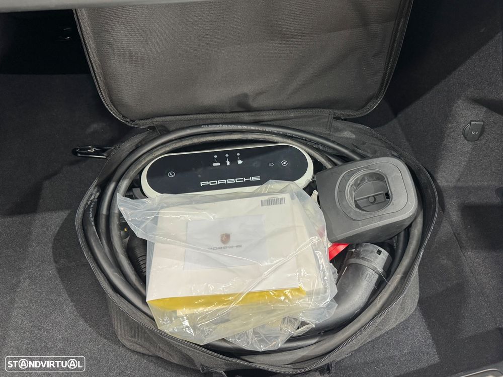 Porsche Taycan 4S - 42
