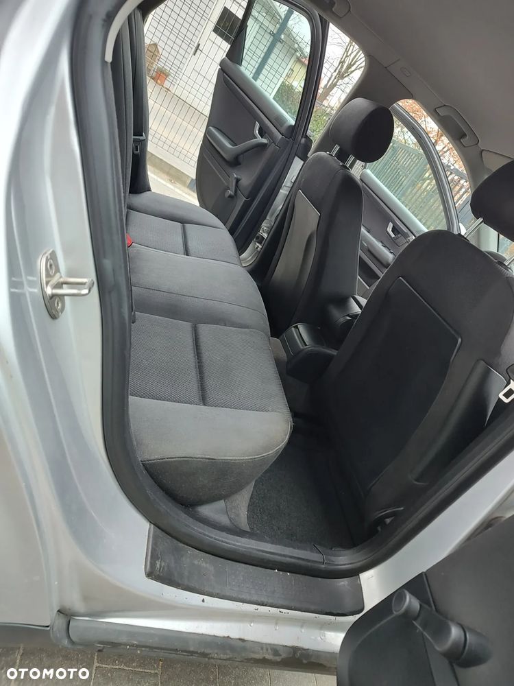 Audi A4 Limousine - 32