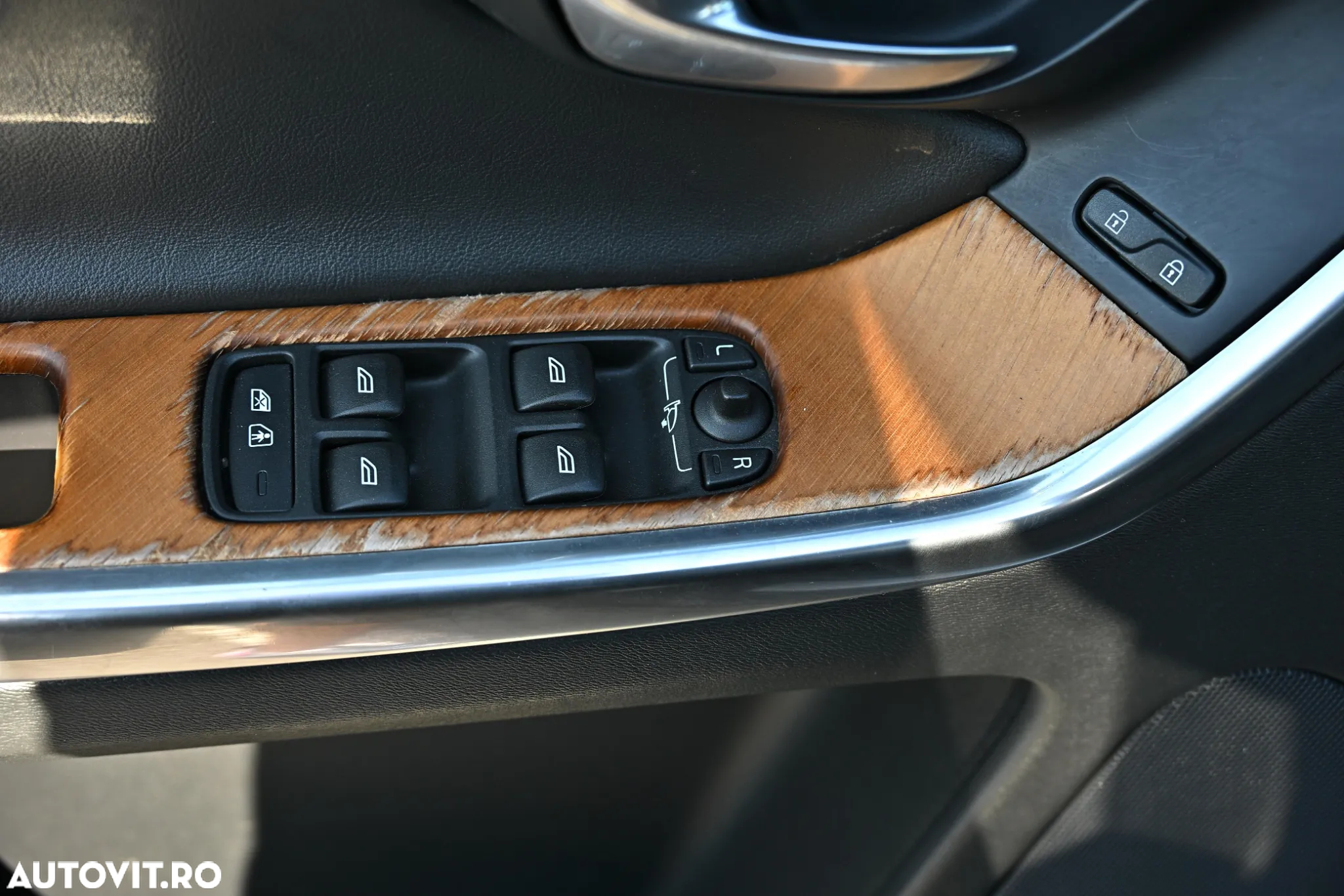 Volvo XC 60 D4 AWD Geartronic Linje Inscription - 24