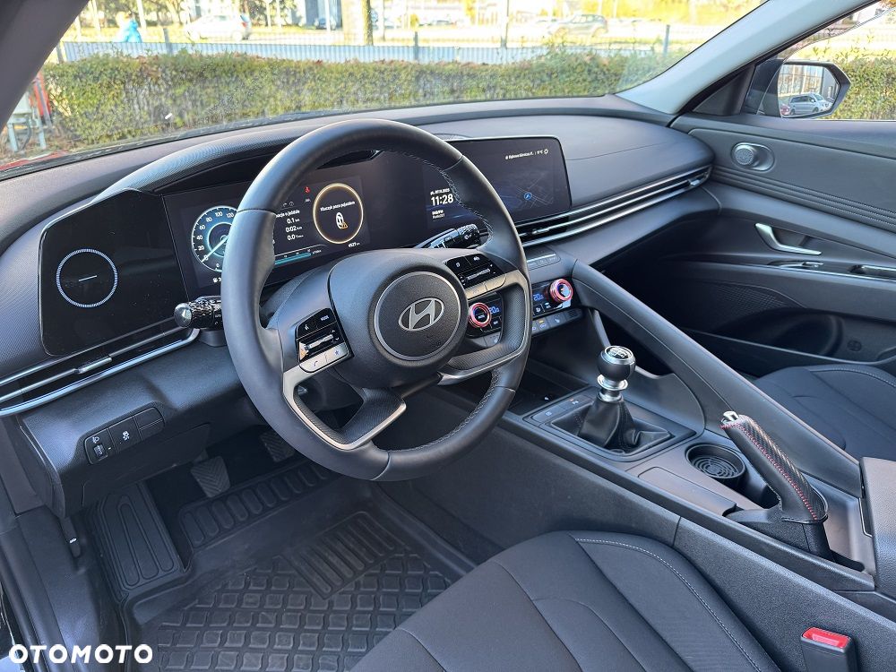 Hyundai Elantra 1.6 Smart - 10