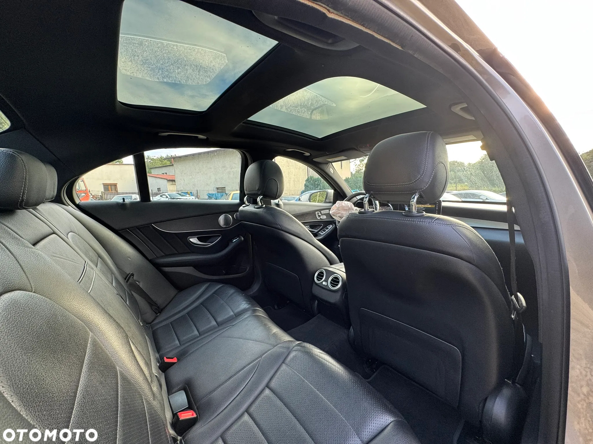 Mercedes-Benz Klasa C 300 4Matic 9G-TRONIC Edition AMG Line - 25