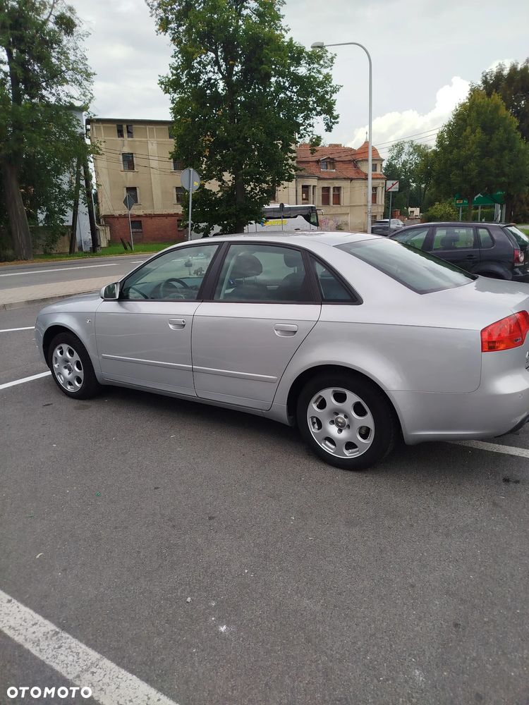 Audi A4 Limousine - 2
