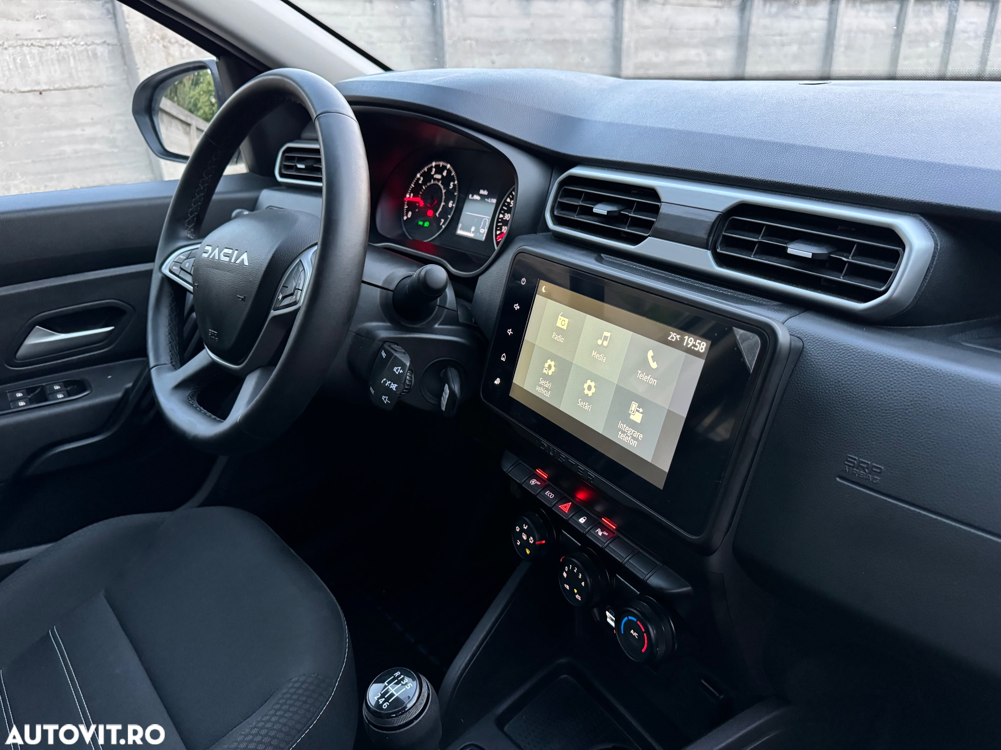 Dacia Duster TCe 90 Essential - 8