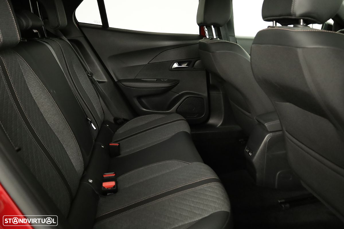 Peugeot 2008 1.2 PureTech Allure EAT8 - 22