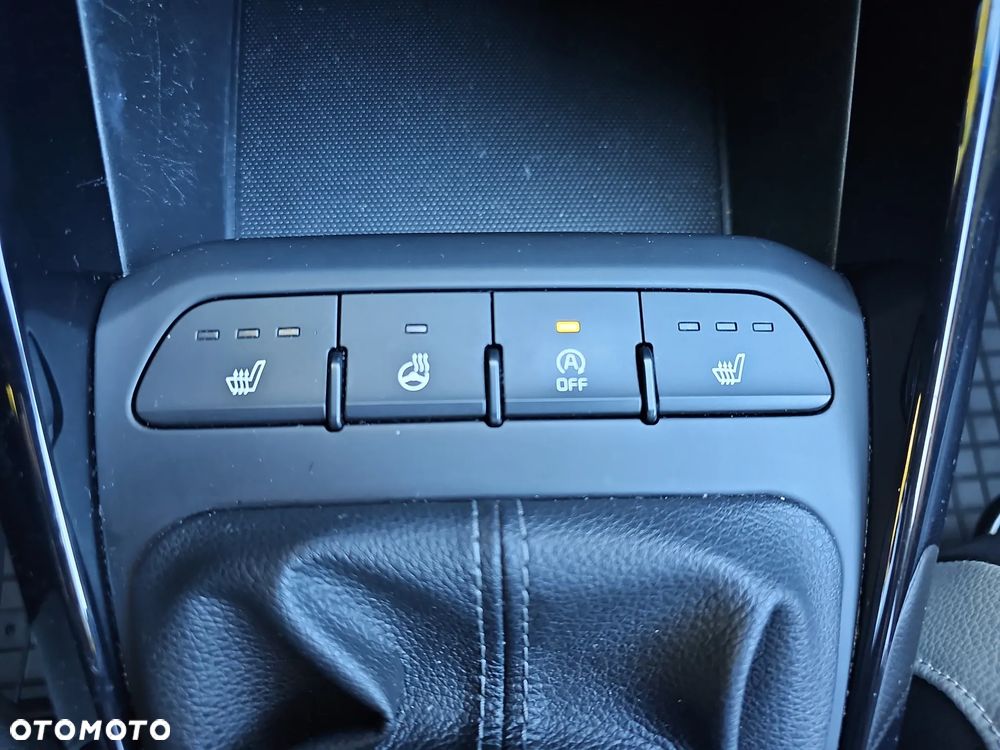 Kia Stonic 1.4 L - 19