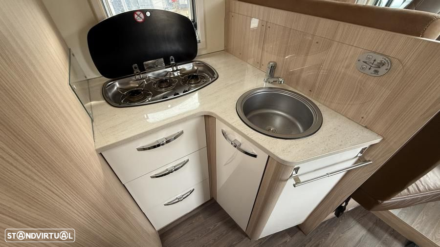 Burstner Ixeo IT 734 30 Anos - 9