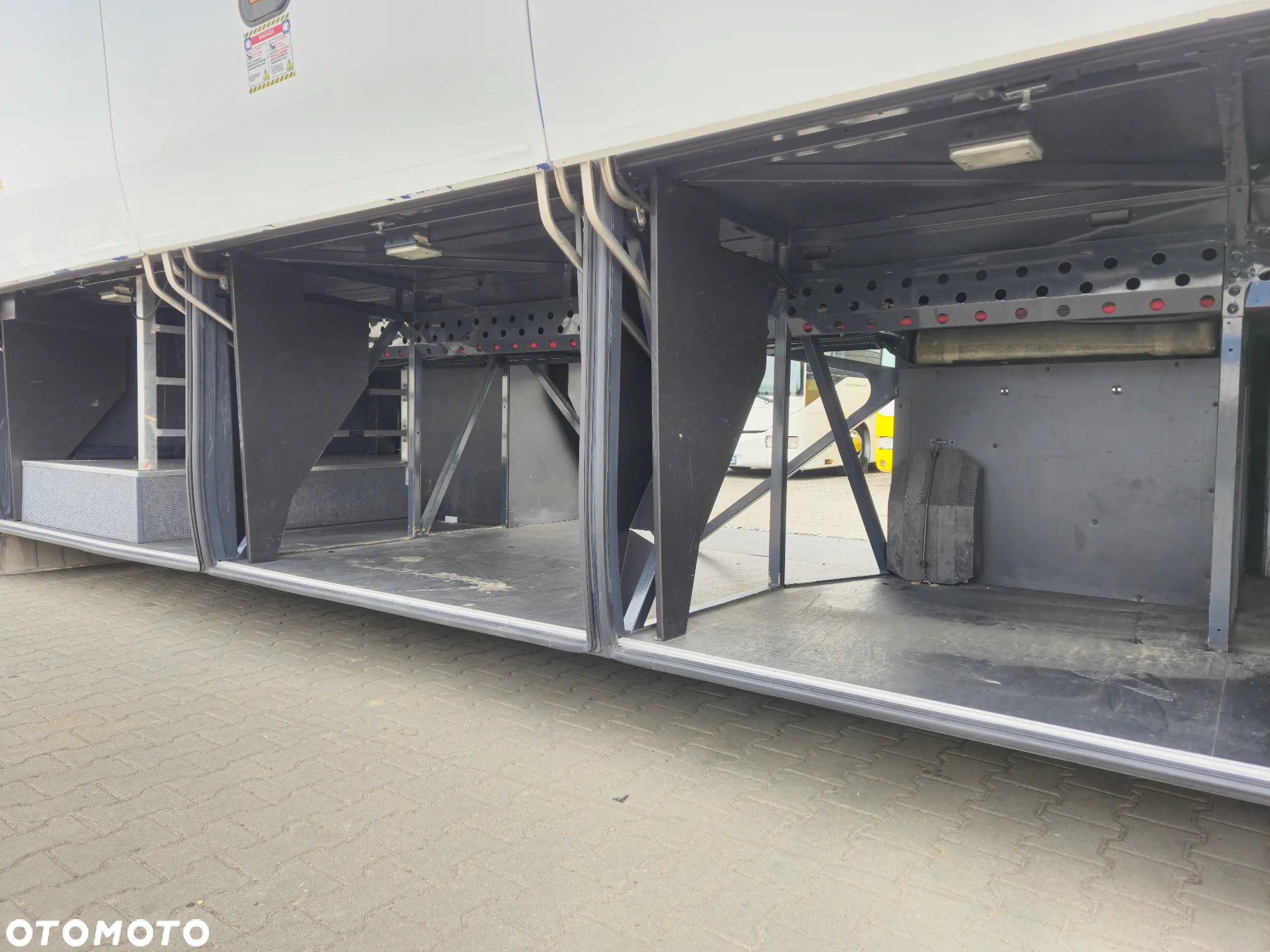 Iveco MAGELYS / SPROWADZONY / WINDA / EURO 6 - 23