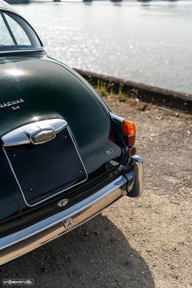 Jaguar MK II - 10